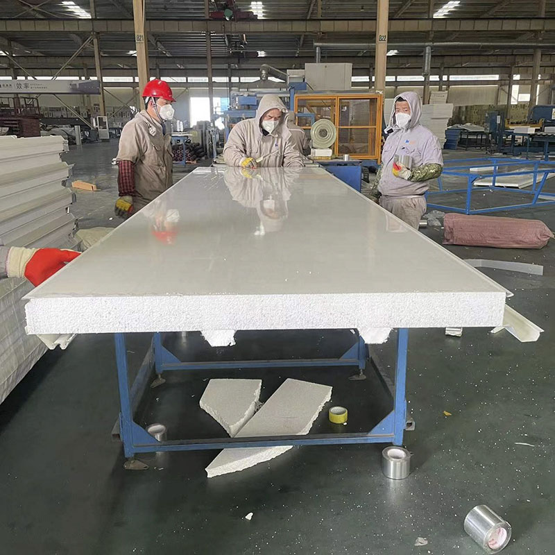 ساندويتش رغوة الألومنيوم