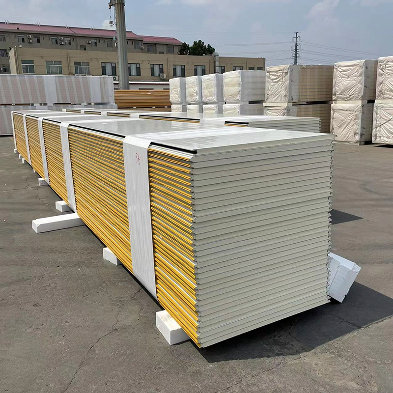 لوح جداري من البولي يوريثان