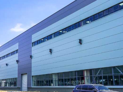 معايير عملية تصنيع الألواح المركبة عالية الجودة  المواد السطحية:توصلت المجموعة إلى تعاون استراتيجي مع عدد من الشركات المصنعة لألواح الصلب ذات العلامات التجارية الدولية، وتختار اللوحة ركيزة عالية القوة لضمان سطح أملس بدون شقوق بعد صب المركب؛ يمكن استخدام ا