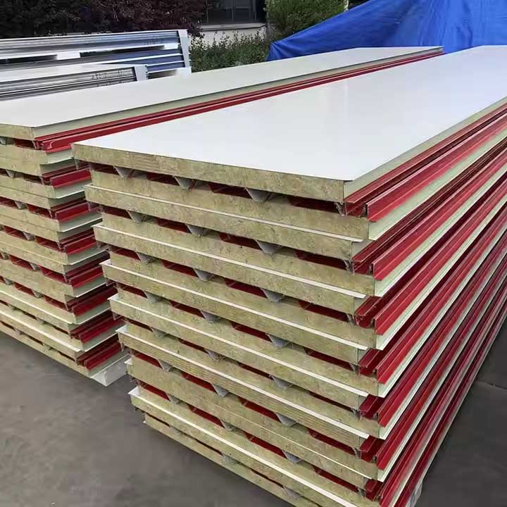 ألواح السقف المعدنية المعزولة